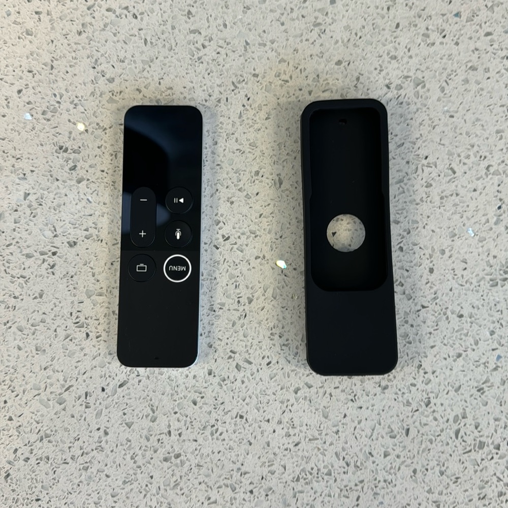 COPY - Apple TV remote control 4K 2nd Generation. Like new condition with no sc…